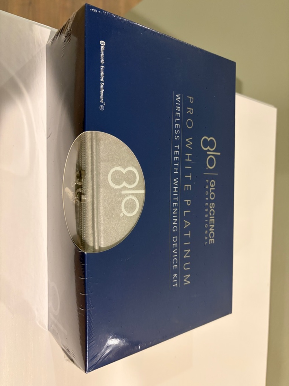 GLO teeth whitening kit